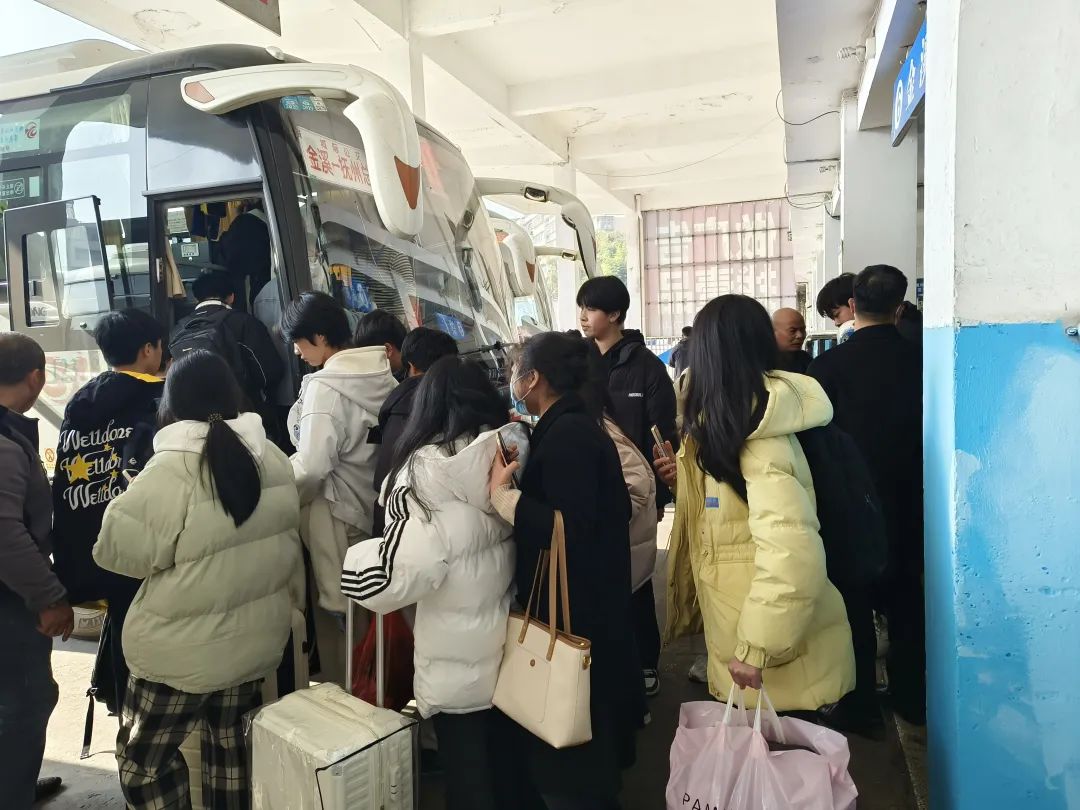 撫州長運(yùn):積極應(yīng)對(duì)元旦節(jié)前客流高峰