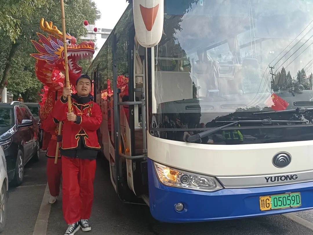 九江長運:永修公司助力永修縣舞龍燈會活動