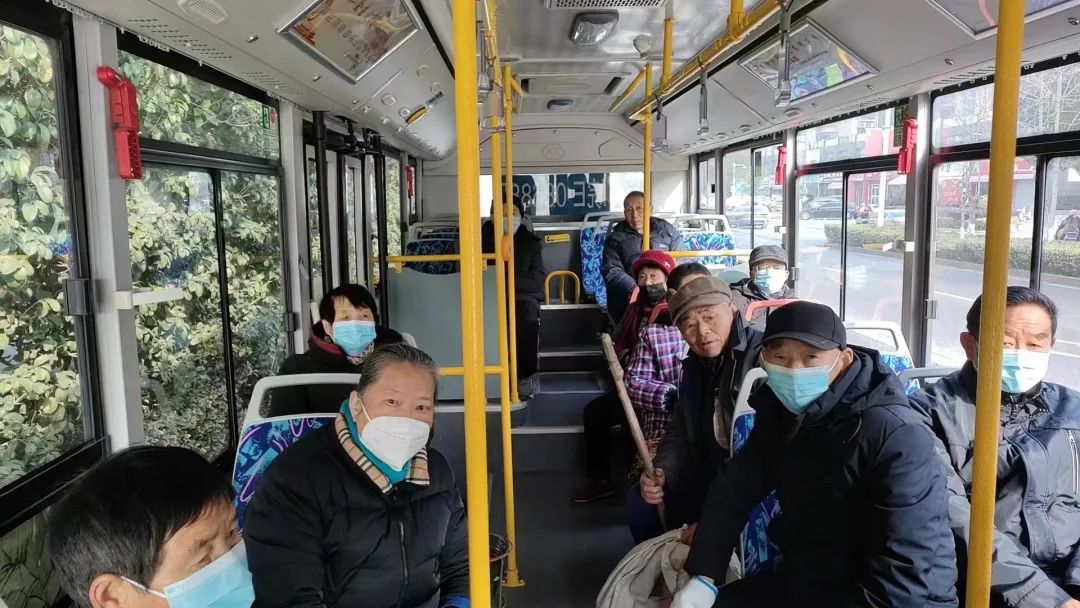 馬鞍山長(zhǎng)客?:201、204公交讓群眾“乘”心如意