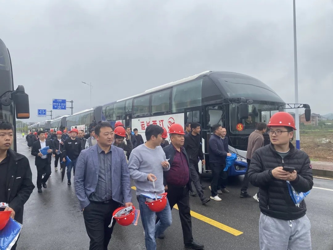 上饒汽運:圓滿完成廣豐區(qū)工業(yè)項目集中開(竣)工活動運輸任務(wù)