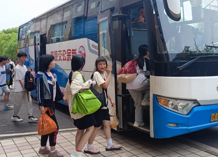 新余公交:你趕考 我護(hù)航 圓滿(mǎn)完成2024年中考體育用車(chē)